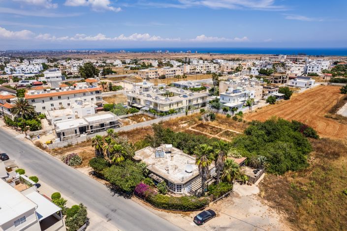 Image No.3-Bungalow de 4 chambres à vendre à Deryneia