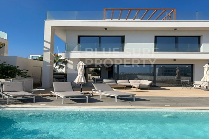 Image No.2-Villa de 5 chambres à vendre à Protaras