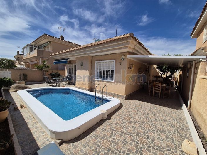 Image No.4-Villa de 2 chambres à vendre à Torrevieja