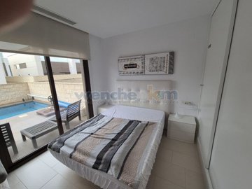 o1iova3a69cu815jtjmc1ol1v0422