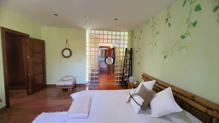 Image No.15-5 Bed Country House for sale