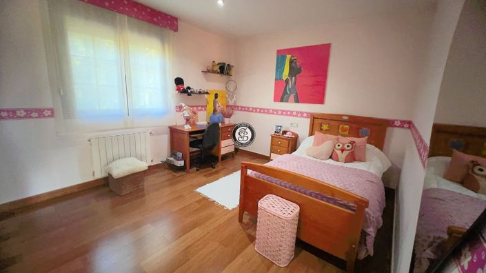 Image No.18-5 Bed Country House for sale