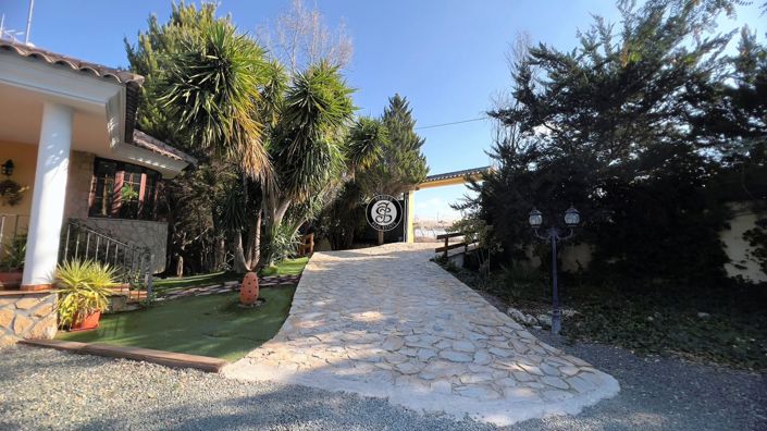 Image No.2-5 Bed Country House for sale