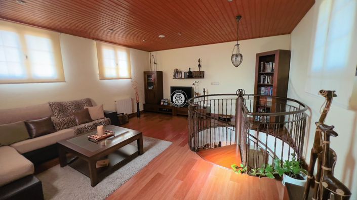 Image No.21-5 Bed Country House for sale