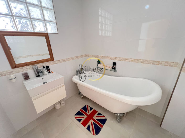 Image No.13-4 Bed House for sale