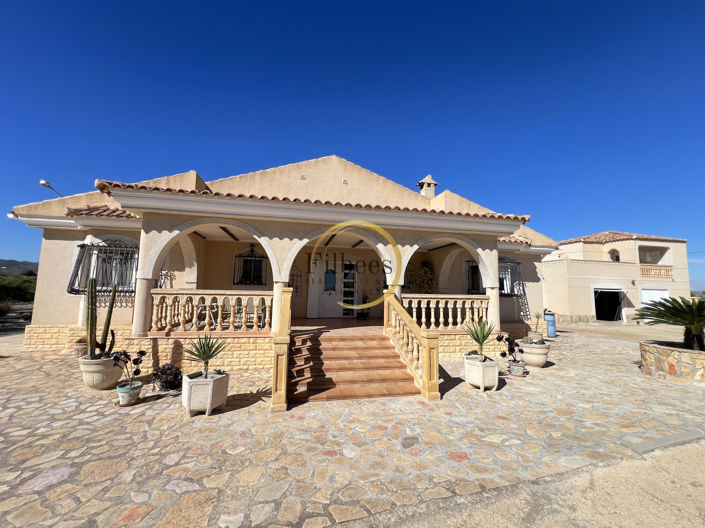 Image No.2-Maison de campagne de 5 chambres à vendre à Leiva