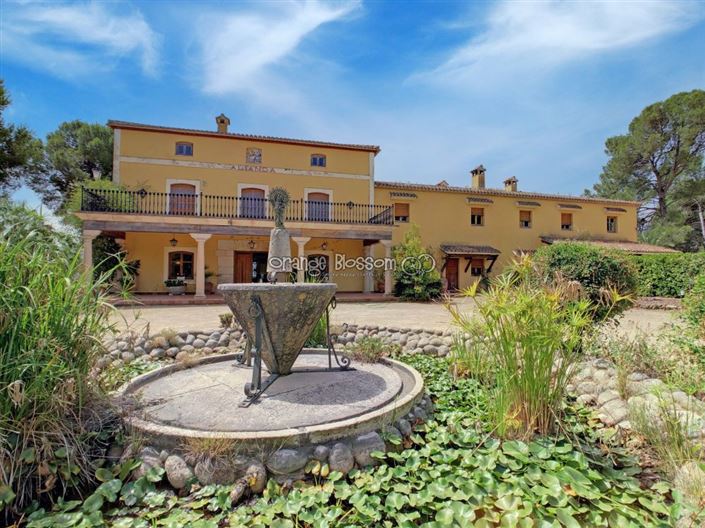 Image No.2-8 Bed Villa for sale