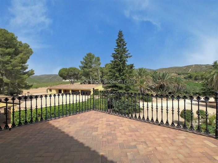 Image No.16-8 Bed Villa for sale