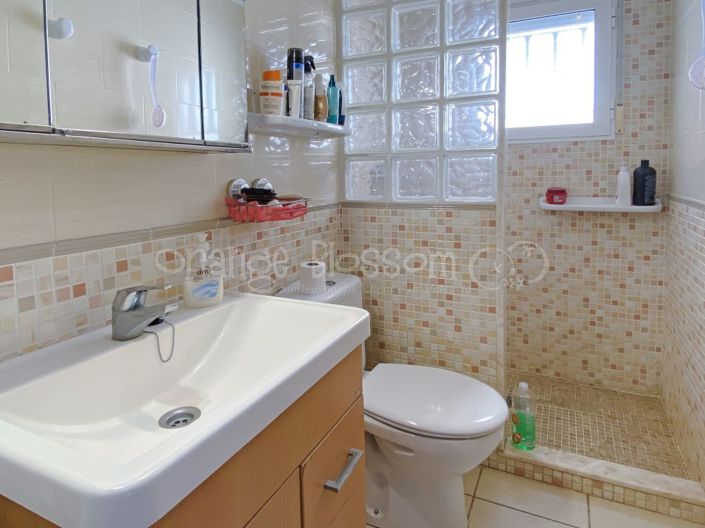 Image No.29-9 Bed Chalet for sale