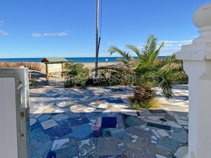 Image No.10-9 Bed Chalet for sale