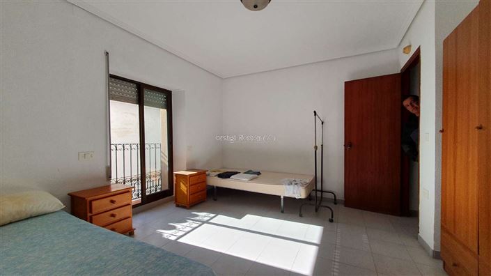 Image No.34-14 Bed Townhouse for sale