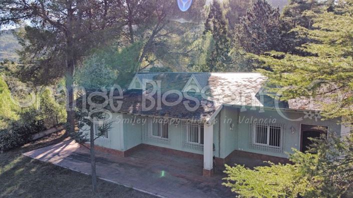 Image No.2-5 Bed Villa for sale