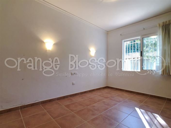 Image No.48-5 Bed Villa for sale