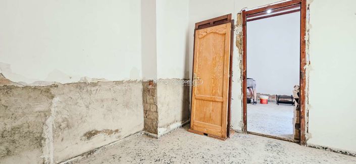 Image No.14-6 Bed Townhouse for sale