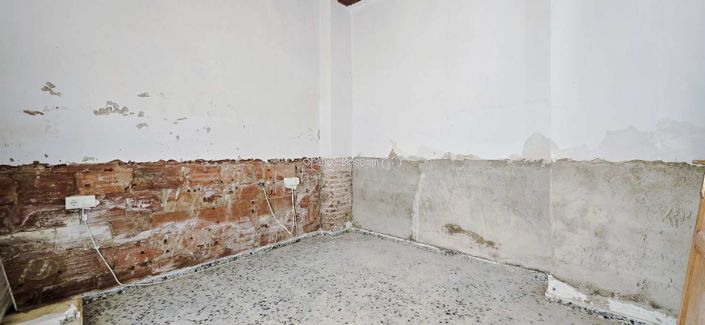 Image No.15-6 Bed Townhouse for sale