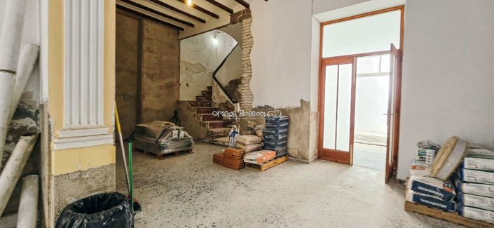 Image No.19-6 Bed Townhouse for sale