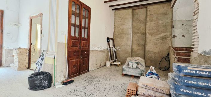 Image No.5-6 Bed Townhouse for sale