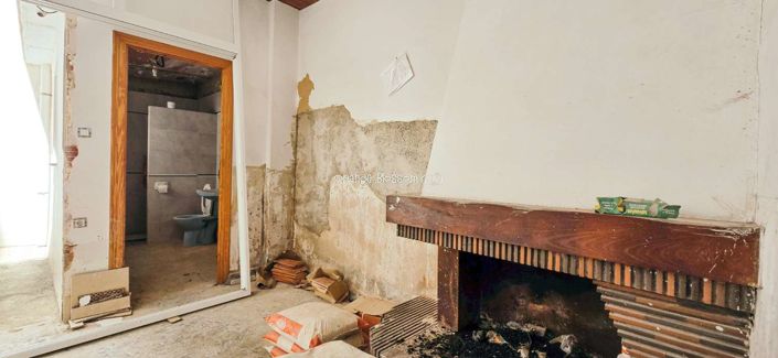 Image No.21-6 Bed Townhouse for sale