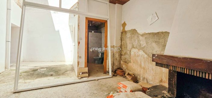 Image No.24-6 Bed Townhouse for sale