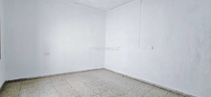 Image No.41-6 Bed Townhouse for sale