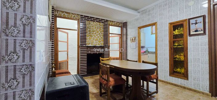 Image No.18-4 Bed Townhouse for sale