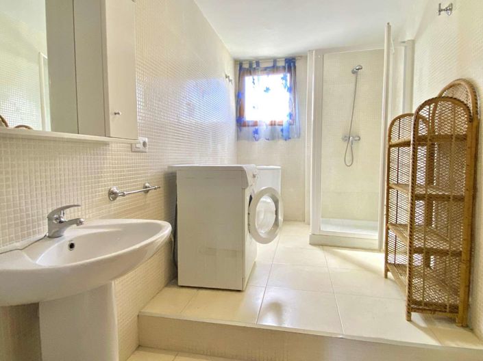 Image No.15-3 Bed Property for sale