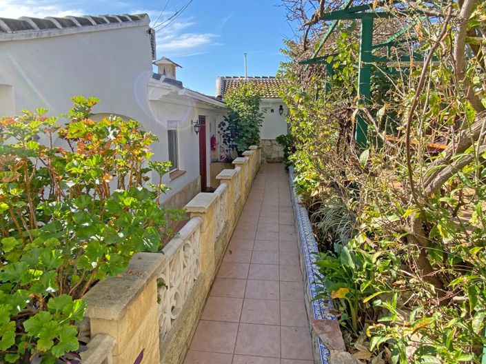 Image No.24-9 Bed Villa for sale