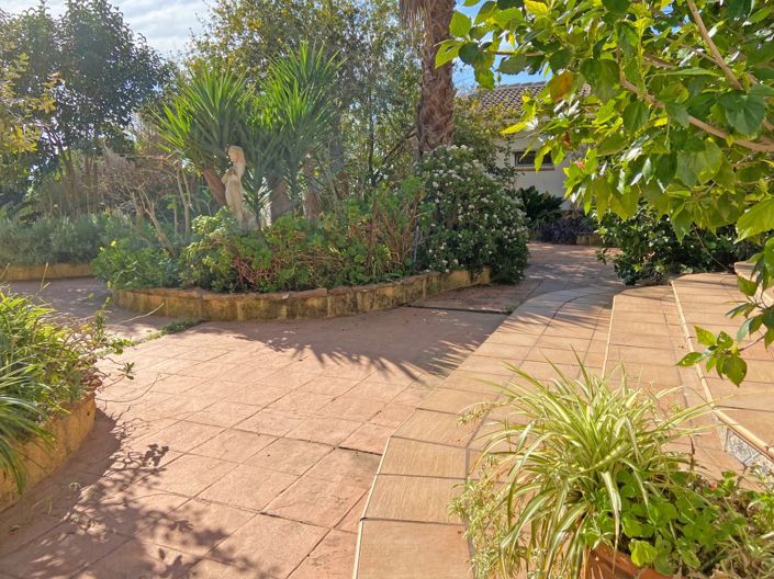 Image No.41-9 Bed Villa for sale