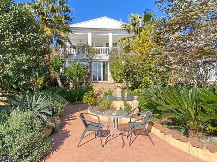 Image No.15-9 Bed Villa for sale