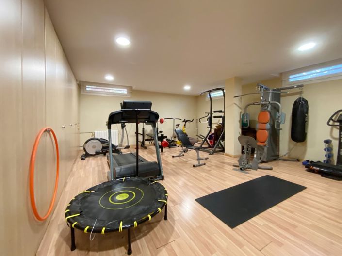 Image No.37-5 Bed Villa for sale