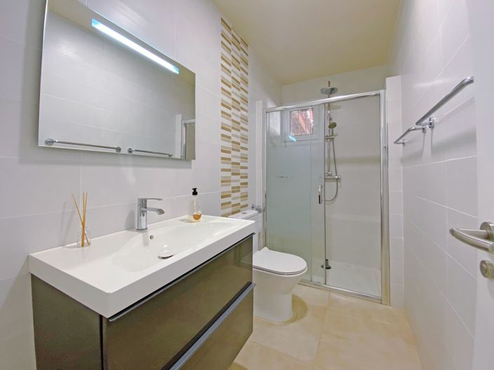 Image No.37-7 Bed Chalet for sale