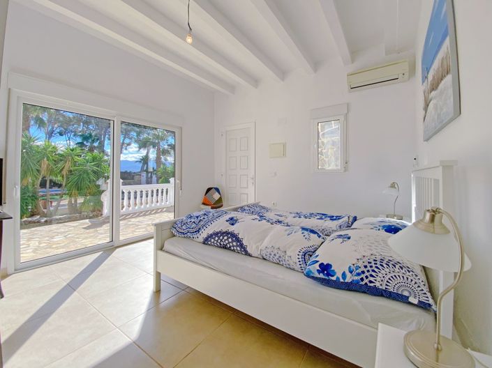 Image No.41-7 Bed Chalet for sale