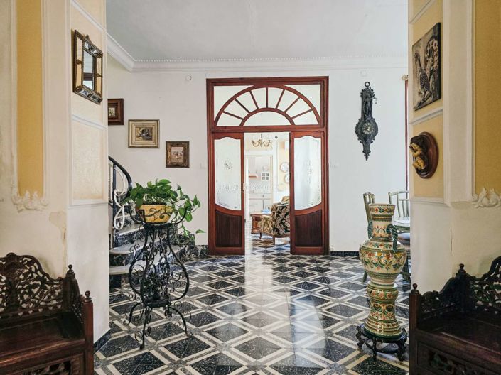 Image No.10-6 Bed Townhouse for sale