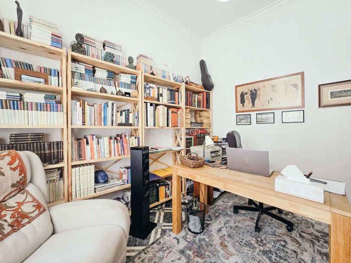 Image No.16-6 Bed Townhouse for sale