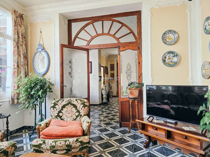 Image No.23-6 Bed Townhouse for sale