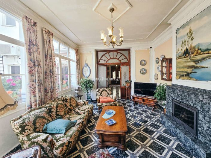 Image No.37-6 Bed Townhouse for sale