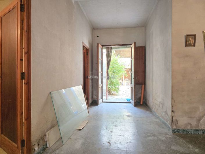 Image No.14-5 Bed Townhouse for sale