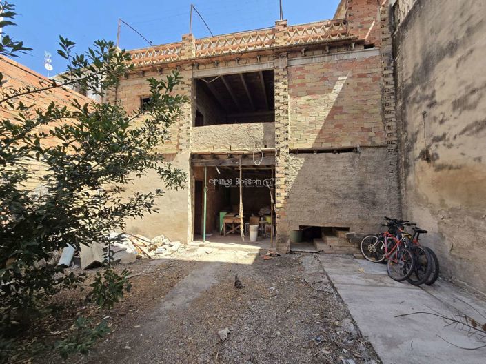 Image No.27-5 Bed Townhouse for sale