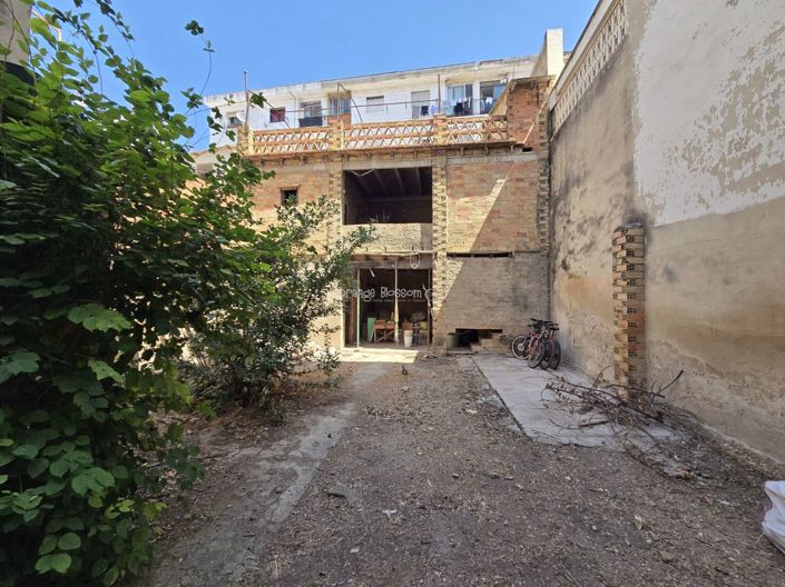 Image No.30-5 Bed Townhouse for sale