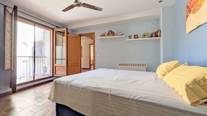 Image No.26-5 Bed Property for sale