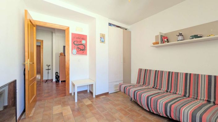 Image No.31-5 Bed Property for sale