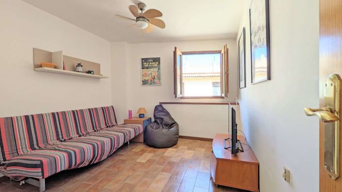 Image No.32-5 Bed Property for sale