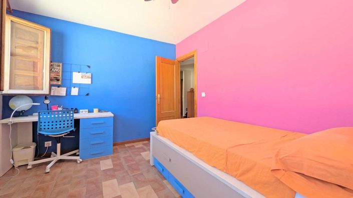 Image No.37-5 Bed Property for sale