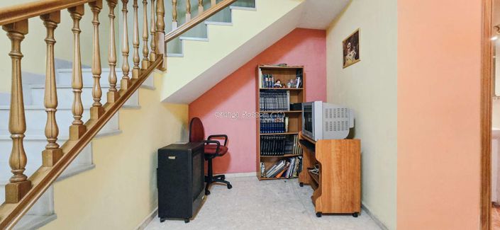 Image No.19-4 Bed Townhouse for sale