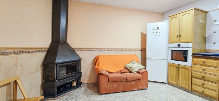 Image No.22-4 Bed Townhouse for sale