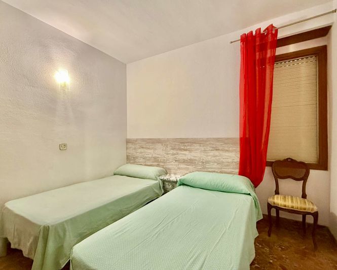 Image No.18-4 Bed Apartment for sale