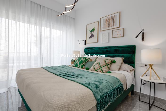 Image No.32-2 Bed Apartment for sale