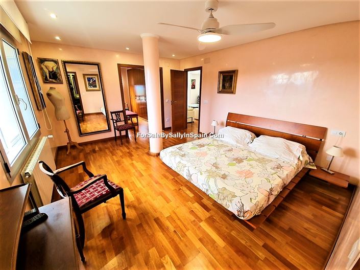 Image No.23-4 Bed Villa for sale