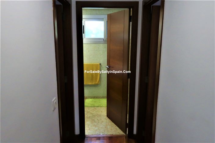 Image No.28-4 Bed Villa for sale