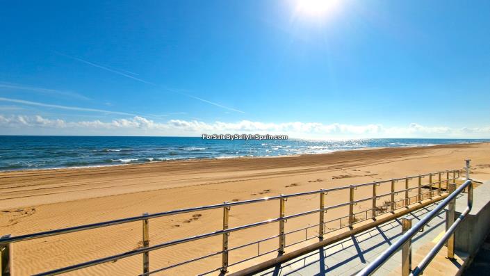 Image No.54-4 Bed Villa for sale